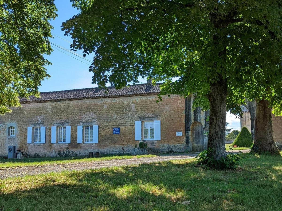 Gite Charmant Au Coeur D'Un Chateau Historique Avec Parc, Proche De Cognac, Ideal Famille Et Nature - Fr-1-653-167 Cherves-de-Cognac Exterior photo